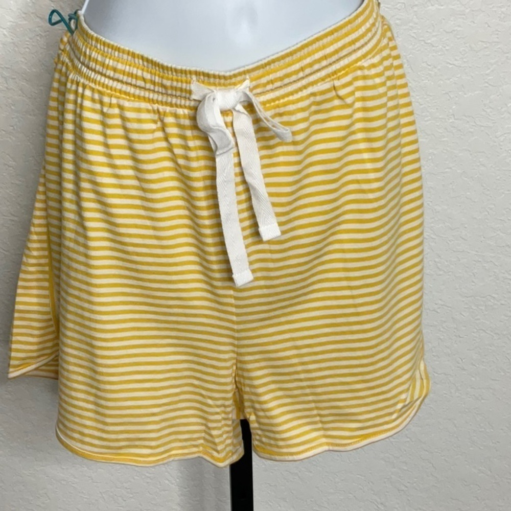 382- Style & Co NWT Yellow & White Striped Shorts, Size 0X